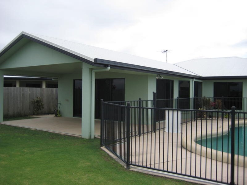 27 Bradco Avenue, Ooralea QLD 4740