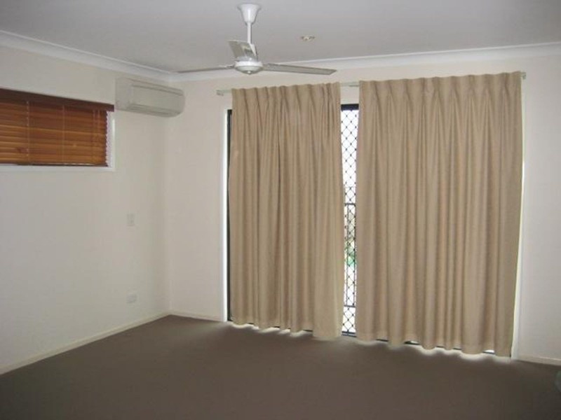 27 Bradco Avenue, Ooralea QLD 4740