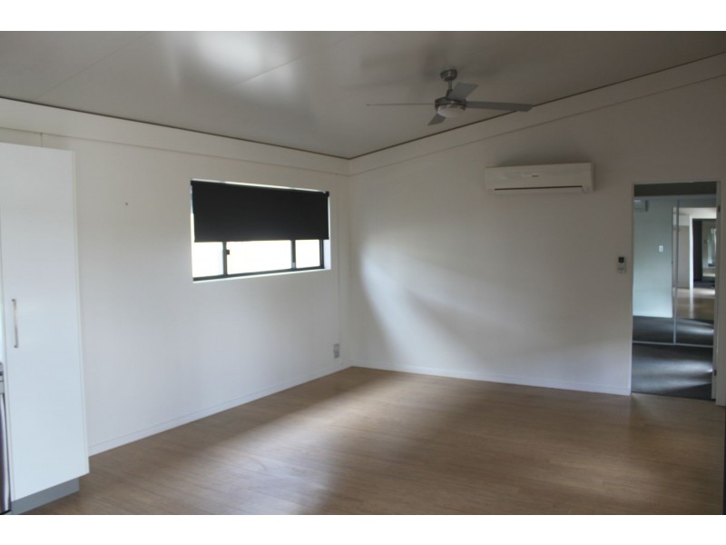 2/51 Kemmis Street, Nebo QLD 4742