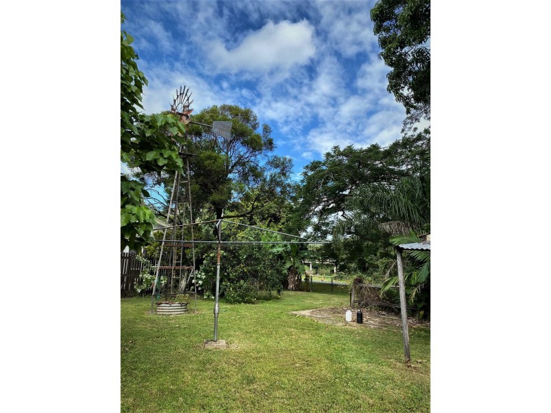 1 Matthews Street, Sarina QLD 4737