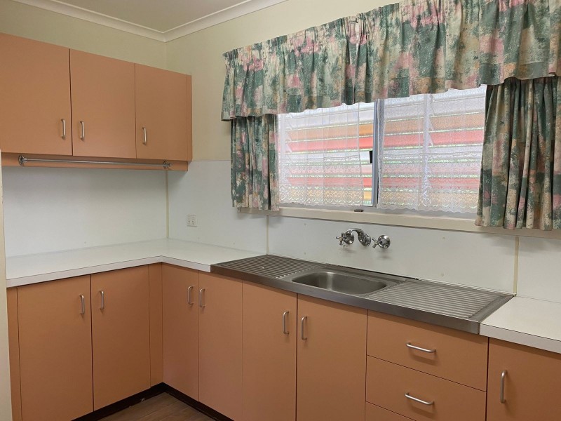 2 Beetson Street, Moranbah QLD 4744