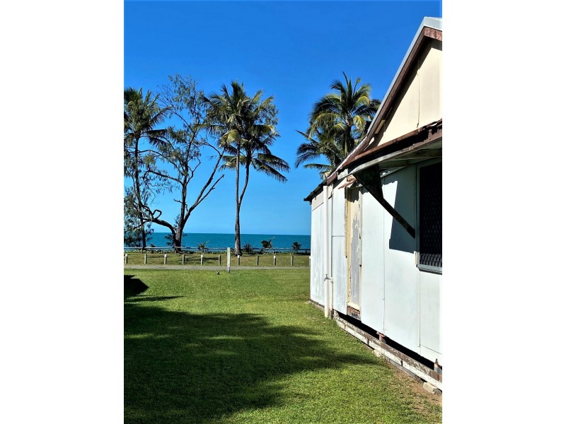 12 The Esplanade, Grasstree Beach QLD 4740