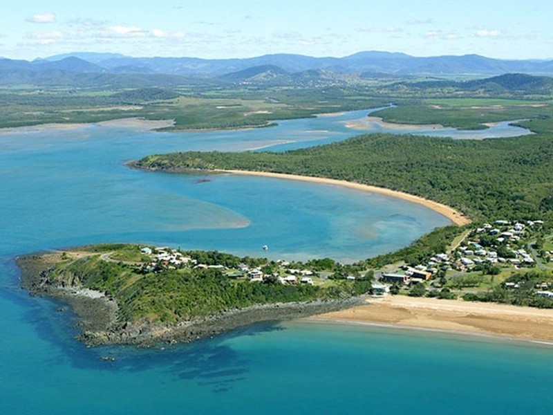 6 Brooksfield Drive, Sarina Beach QLD 4737