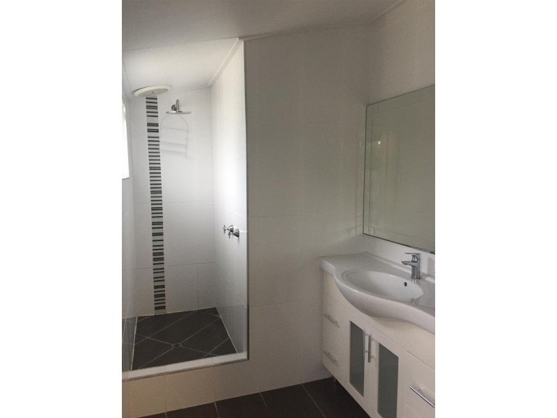 11 East Street, Sarina QLD 4737