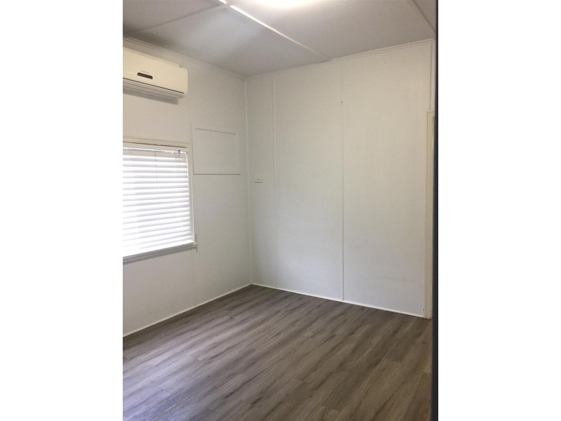 11 East Street, Sarina QLD 4737