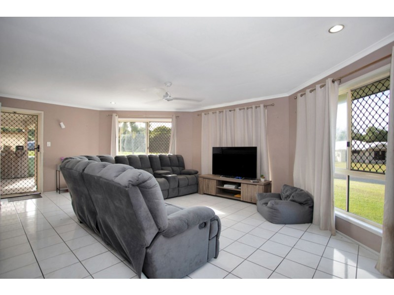 8 Peninsula Drive, Hay Point QLD 4740