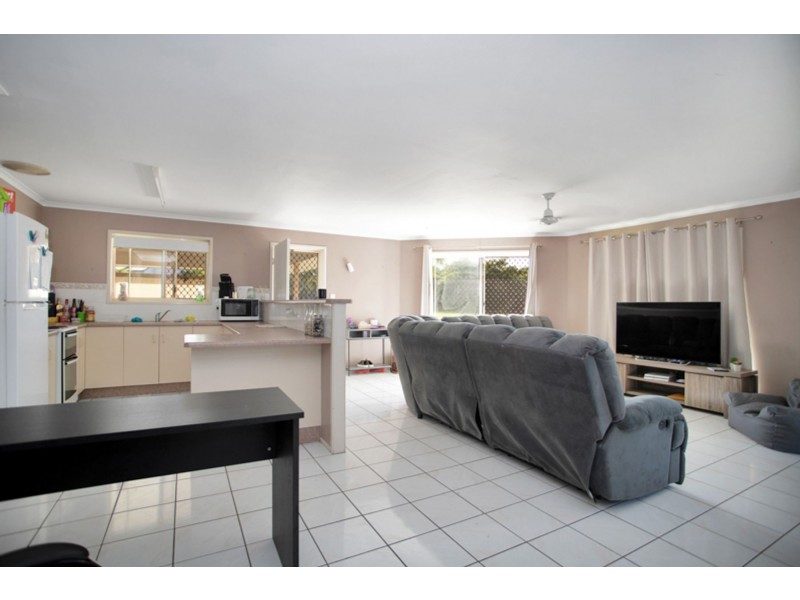 8 Peninsula Drive, Hay Point QLD 4740