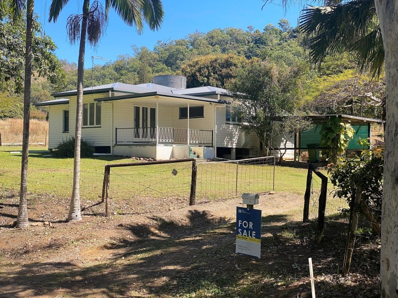361 West Plane Creek Road, Sarina QLD 4737