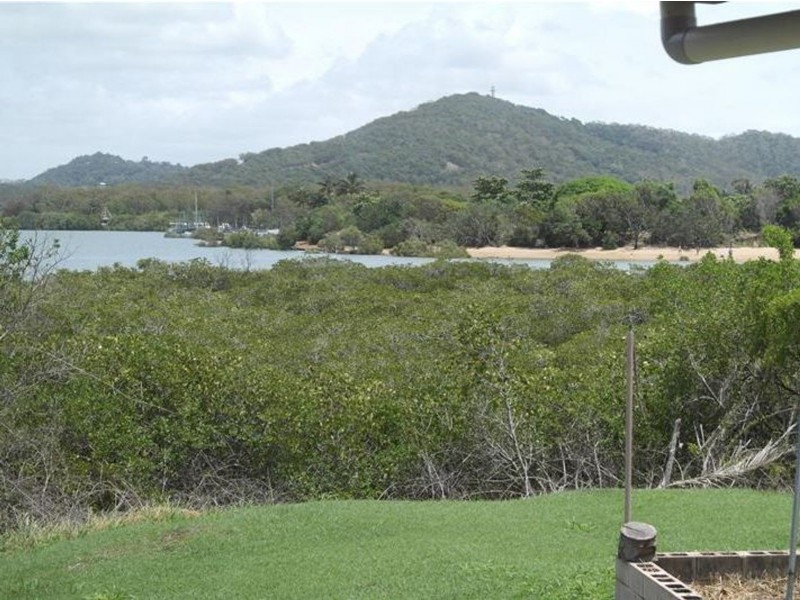 13 Hackett Court, Campwin Beach QLD 4737