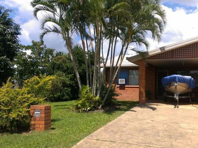 2/18 Freemont Avenue, Sarina QLD 4737