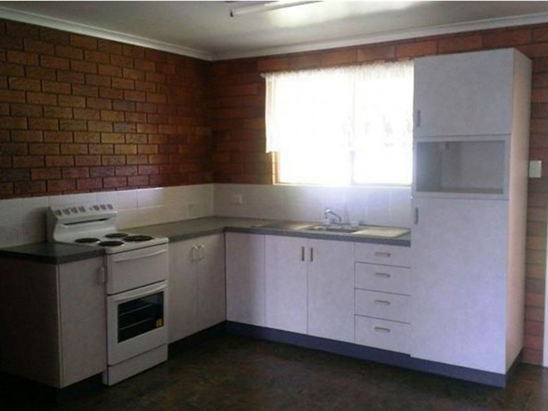 2/18 Freemont Avenue, Sarina QLD 4737