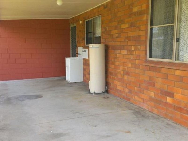 2/18 Freemont Avenue, Sarina QLD 4737