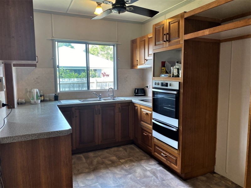 9 Place Avenue, Sarina QLD 4737