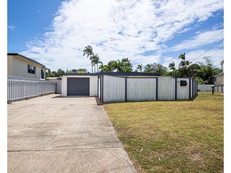 9 Brampton Avenue, Bucasia QLD 4750