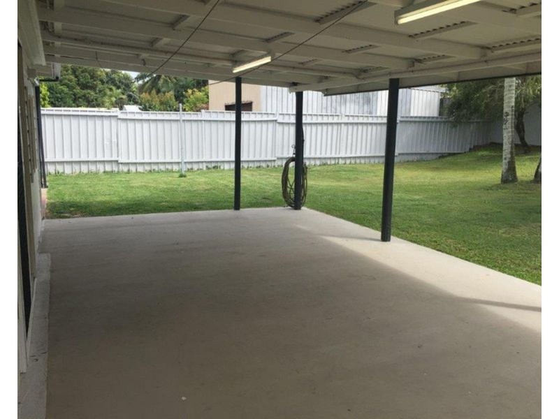 9 Brampton Avenue, Bucasia QLD 4750