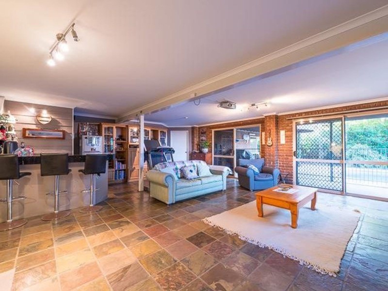 16 Pioneer Street, Mount Pleasant QLD 4740