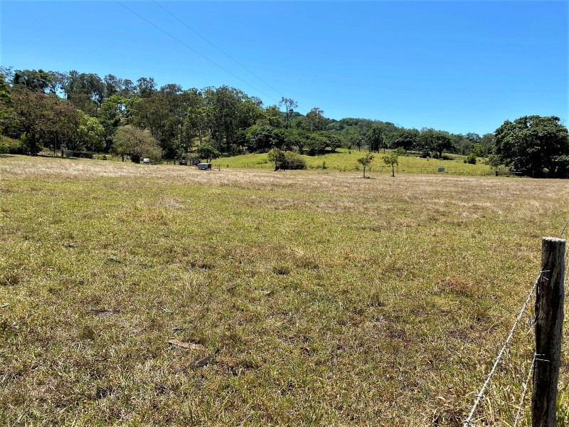 105 Garrett Road, Sarina QLD 4737