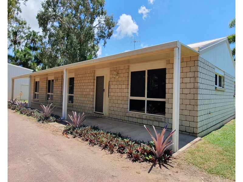15 Swan Street, Armstrong Beach QLD 4737