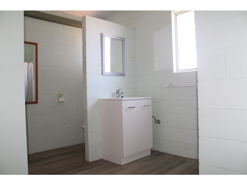 4/47 Owen Jenkins Drive, Sarina Beach QLD 4737