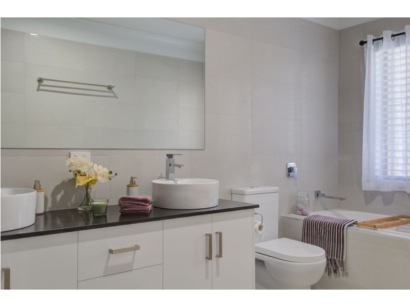 5 Rosemarie Court, Armstrong Beach QLD 4737