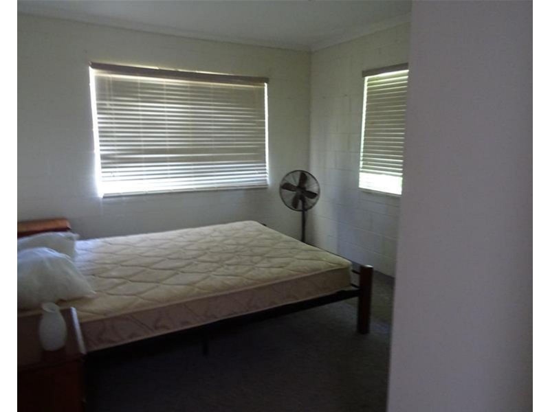 2/77 Windsor Drive, Hay Point QLD 4740