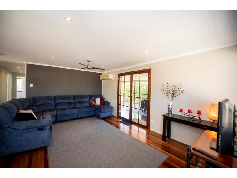 21 Oxford Street, Nebo QLD 4742