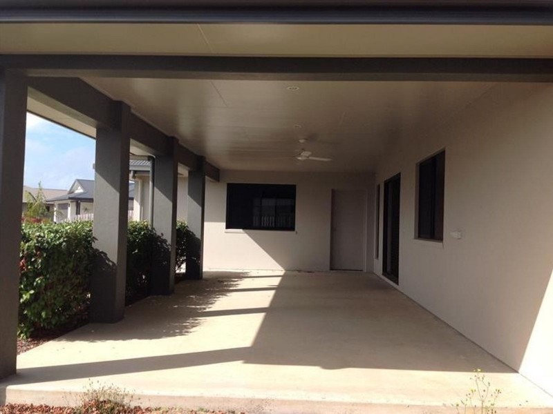 9 Hook Court, Sarina QLD 4737