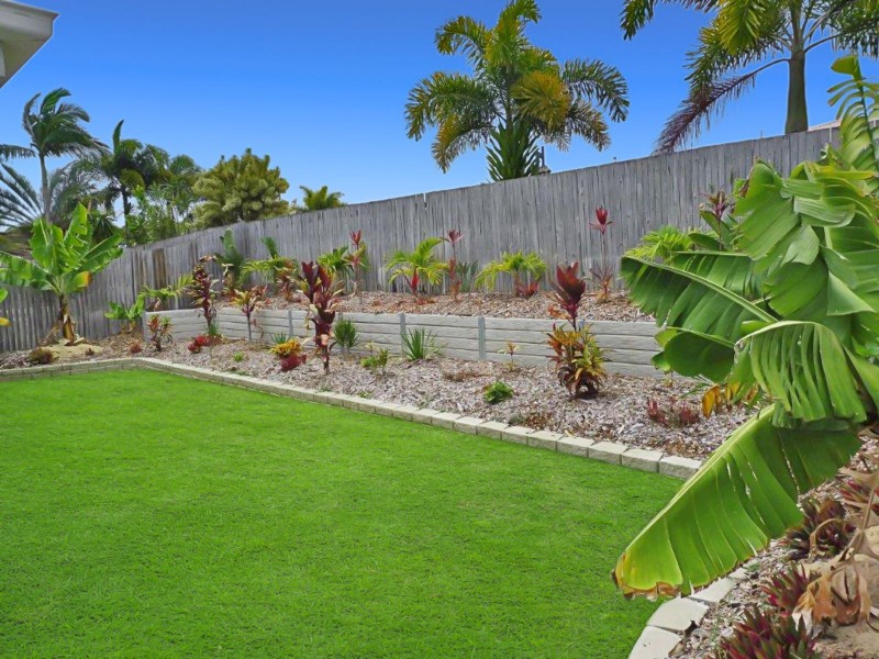 16 Helmsman Drive, Bucasia QLD 4750