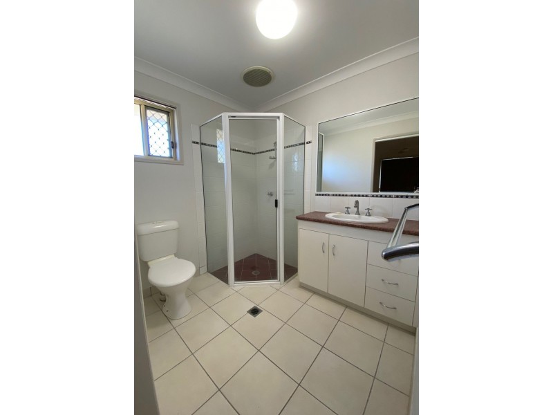 5 Brownsey Court, Sarina QLD 4737
