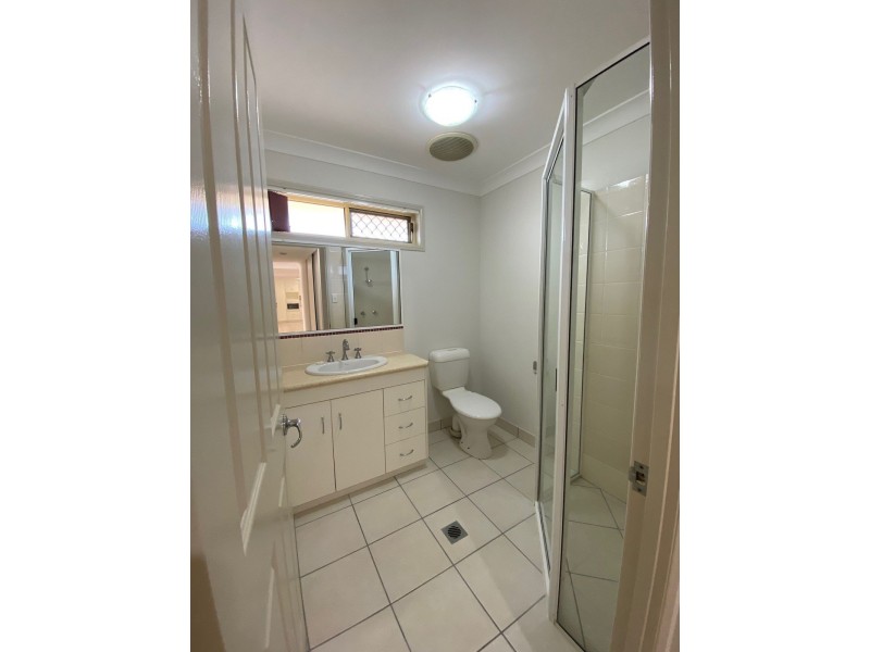 5 Brownsey Court, Sarina QLD 4737
