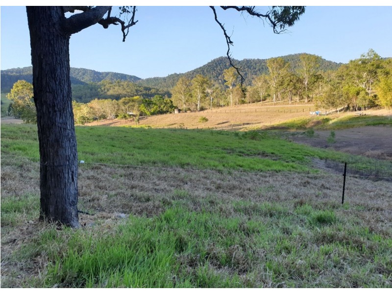 547 Middle Creek Road, Sarina QLD 4737