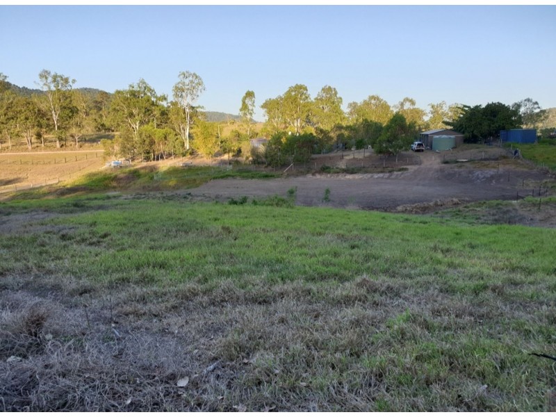 547 Middle Creek Road, Sarina QLD 4737