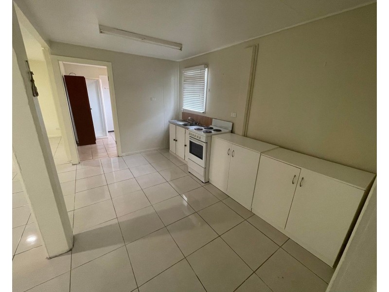 2/18 Owen Jenkins Drive, Sarina Beach QLD 4737
