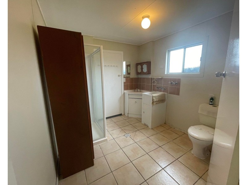 2/18 Owen Jenkins Drive, Sarina Beach QLD 4737