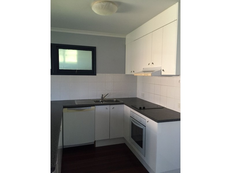 15 Owen Jenkins Drive, Sarina Beach QLD 4737