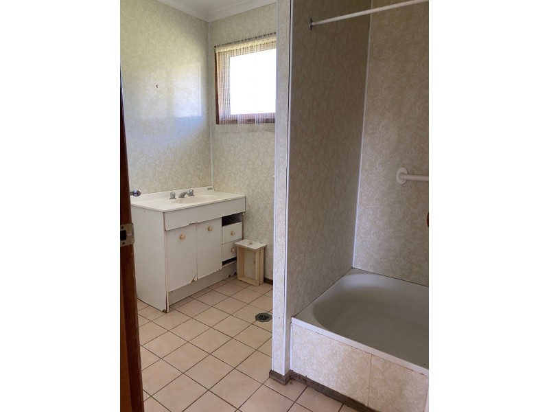 24 Kataryn Avenue, Grasstree Beach QLD 4740