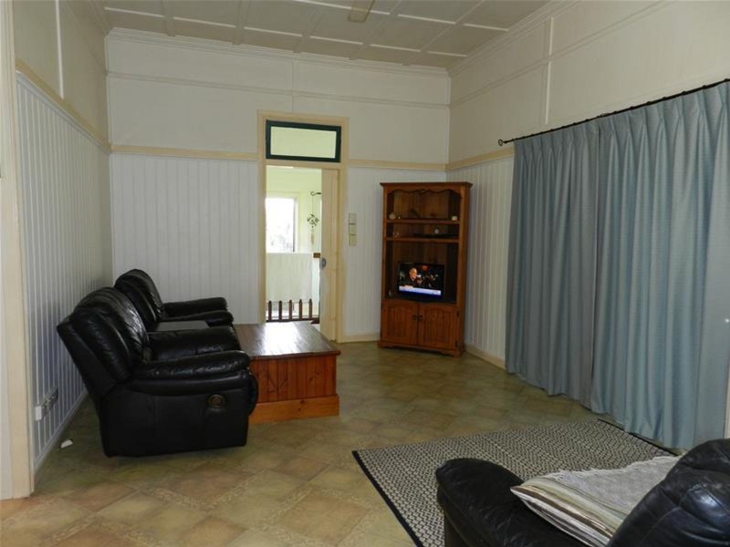 7 Brewers Road, Sarina QLD 4737