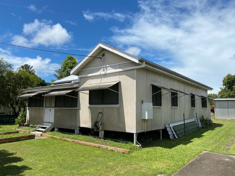 30 Sarina Beach Road, Sarina QLD 4737