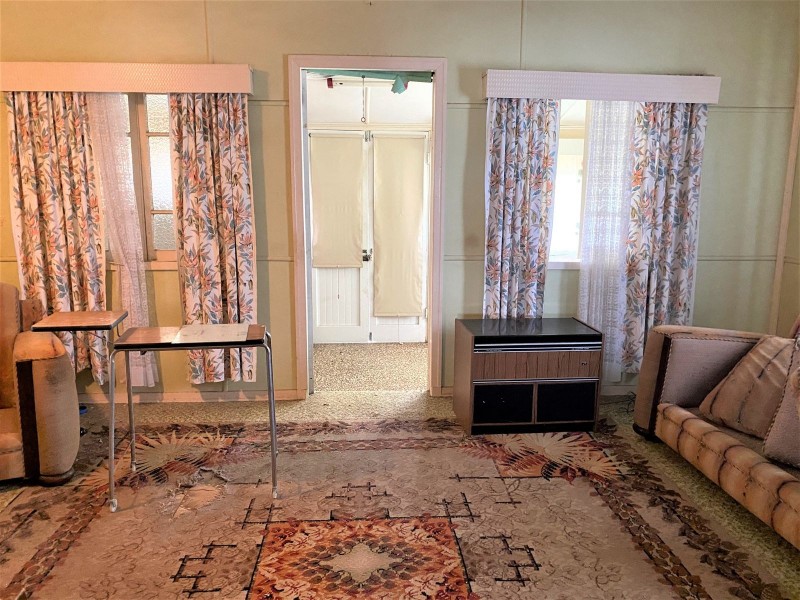 30 Sarina Beach Road, Sarina QLD 4737