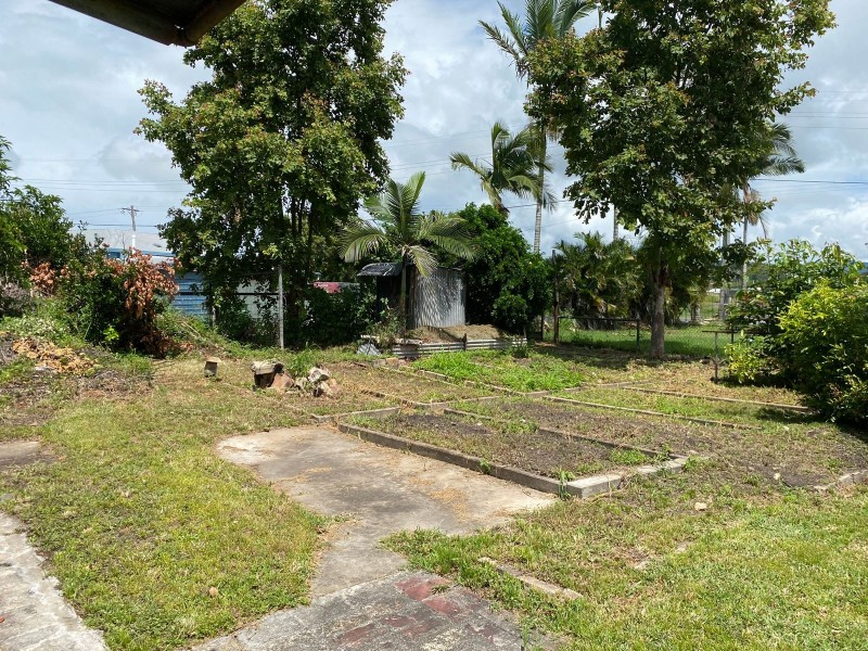 30 Sarina Beach Road, Sarina QLD 4737