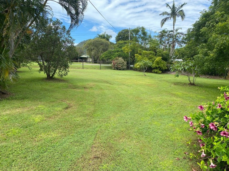 32 Chelona Park Drive, Sarina QLD 4737