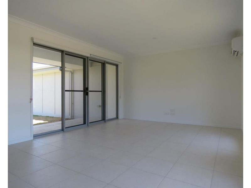 1/1 Elle Court, Armstrong Beach QLD 4737
