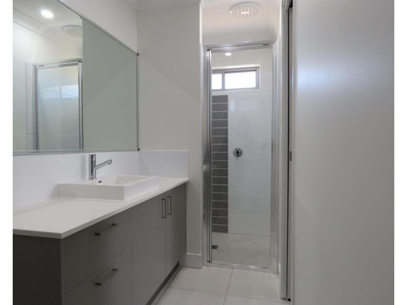 1/1 Elle Court, Armstrong Beach QLD 4737