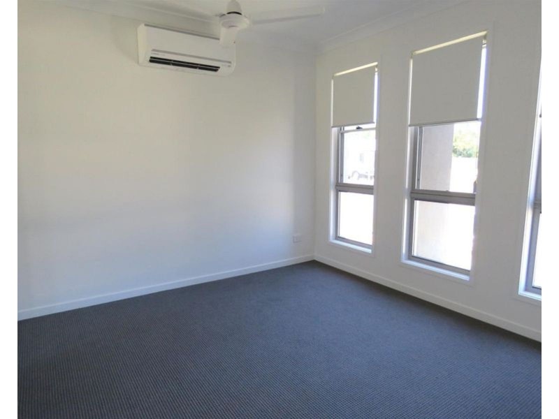 1/1 Elle Court, Armstrong Beach QLD 4737