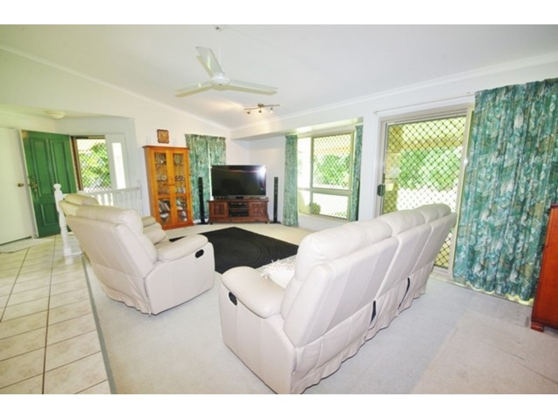 7 Pine Court, Hay Point QLD 4740