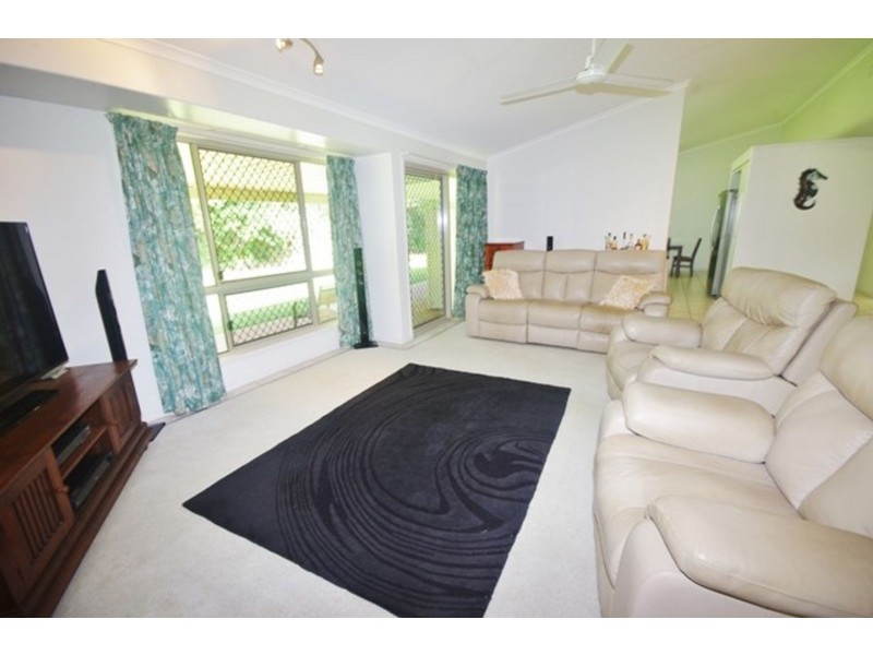 7 Pine Court, Hay Point QLD 4740