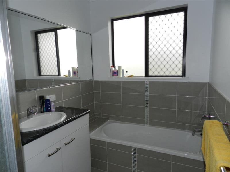 11 Hook Court, Sarina QLD 4737