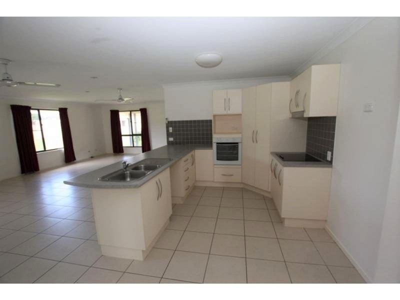 20 Donald Place, Armstrong Beach QLD 4737