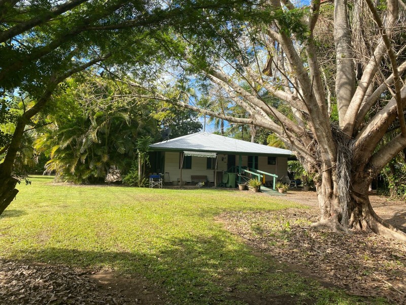 53 Range Road, Sarina QLD 4737