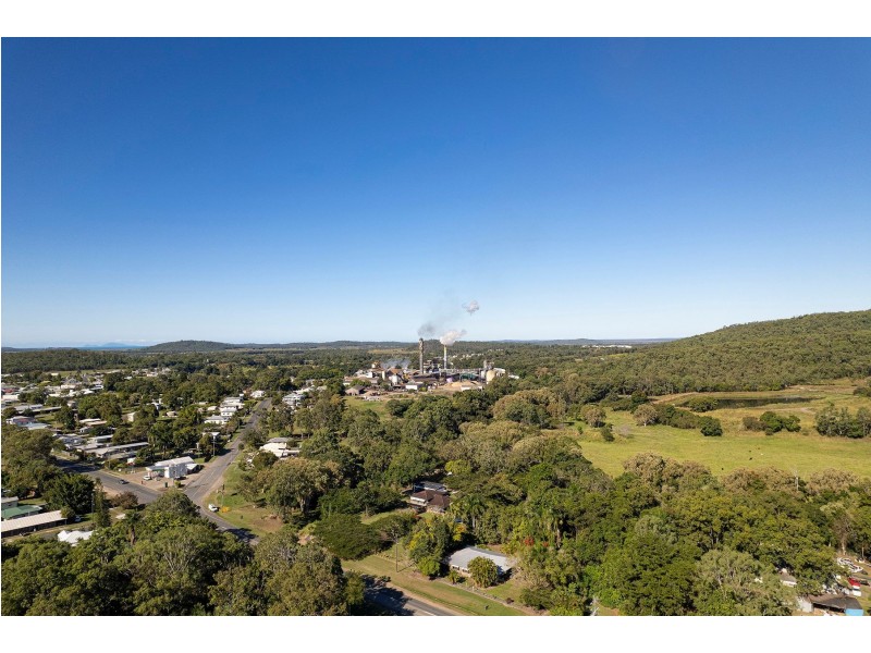 53 Range Road, Sarina QLD 4737